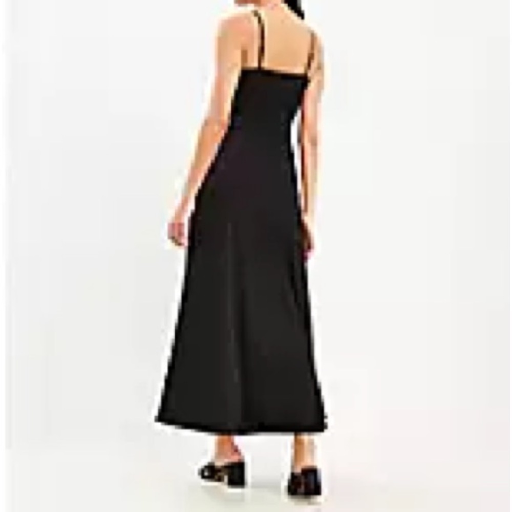 LOFT GREEN SLIP DRESS Adjustable spaghetti straps.100%Polyester
Machine Washable - Picture 2 of 5